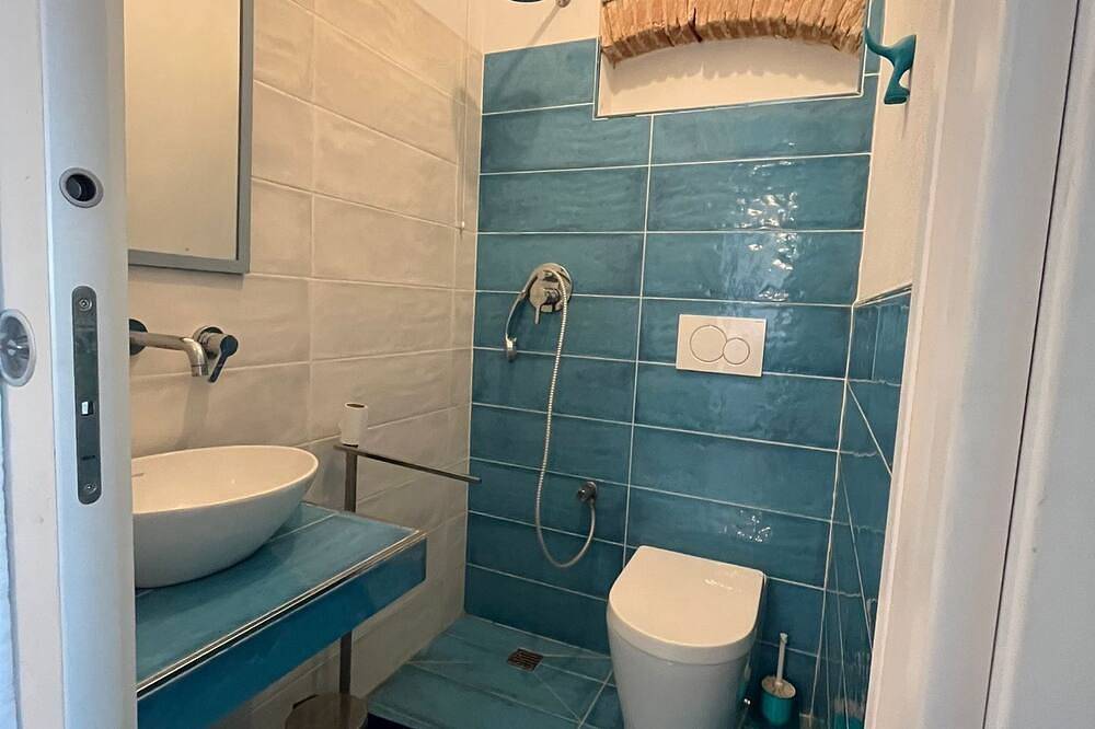 Ganze Wohnung, Cozy three-room apartment, pets allowed, beautiful sea view. in Elba