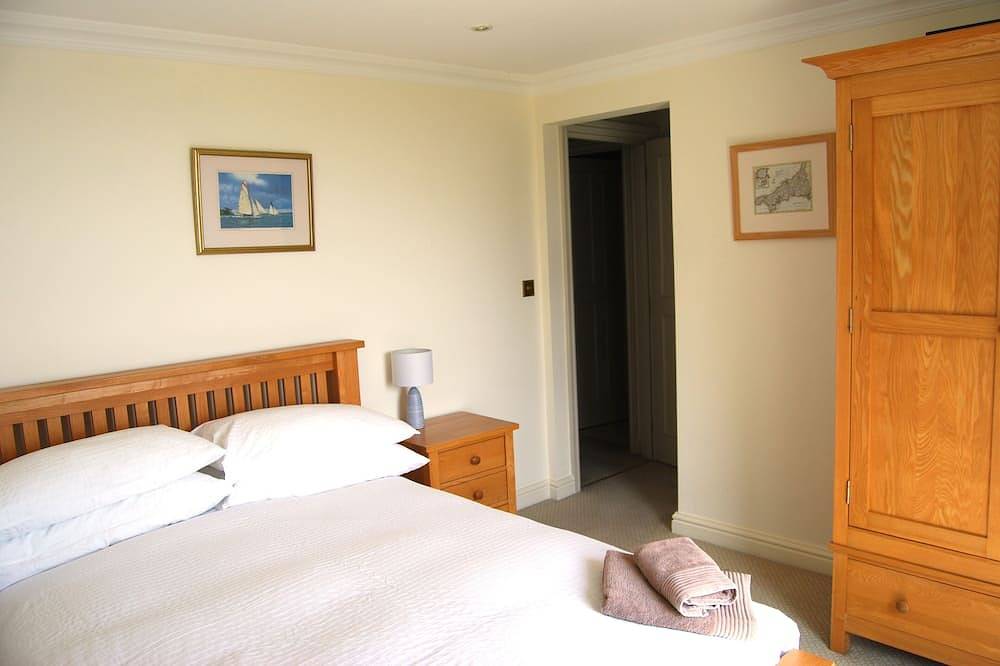 Ganze Wohnung, Crows Nest: a modern apartment in the centre of St Mawes with stunning sea views in St Mawes, Cornwall