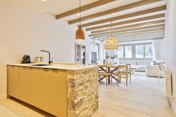 Ganze Wohnung, Ferienwohnung für 6 Personen mit Balkon in Baqueira, Naut Aran
