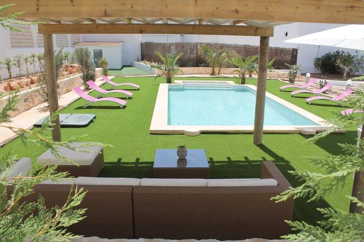 Casa de vacaciones para 8 personas, con jardín y piscina, Se admiten mascotas en Sant Antoni de Portmany