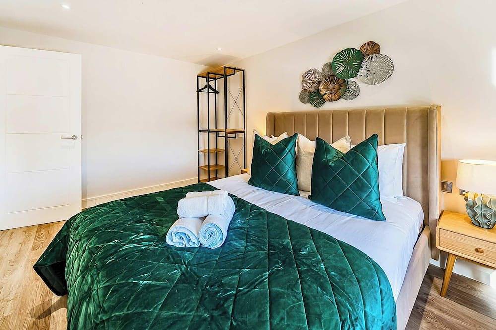 Geheel appartement, Brand New | Town Center | Free Wifi | 58 Inch Tv in Rushmoor, Hampshire