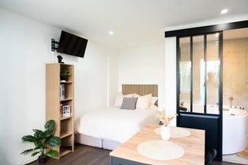 Gîte pour 2 personnes, avec vue et jardin à Fresnes