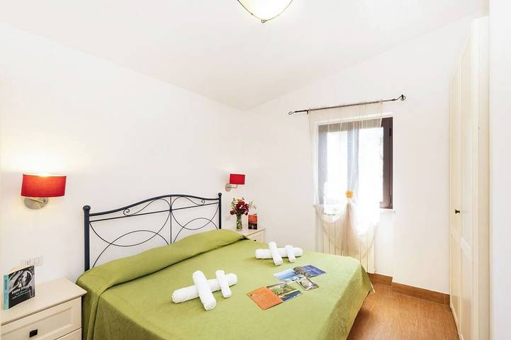 Apartamento entero, Apartment \"semi-detached Villa\" for 5/6 person on the ground floor with separate entrances and with square meters 150 private Garden with Barbecue and Sunbeds in Vieste, Gargano