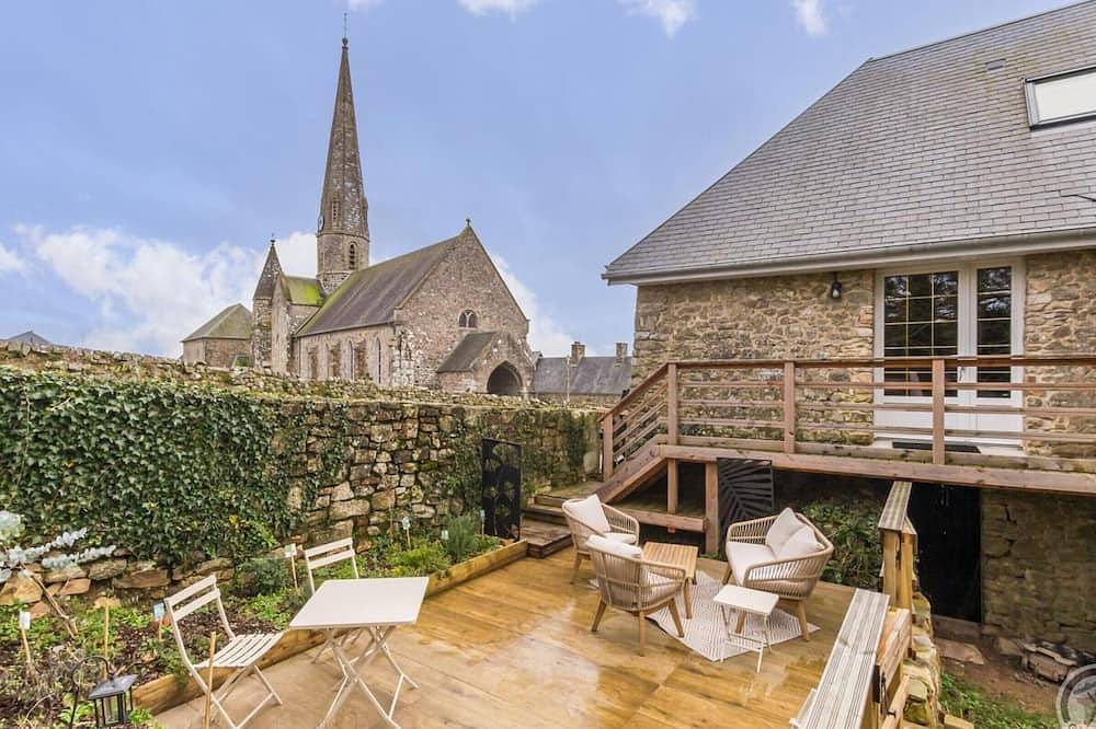 Charmante Maison à Montpinchon avec Terrasse et Animaux Acceptés in Montpinchon, Région de Coutances