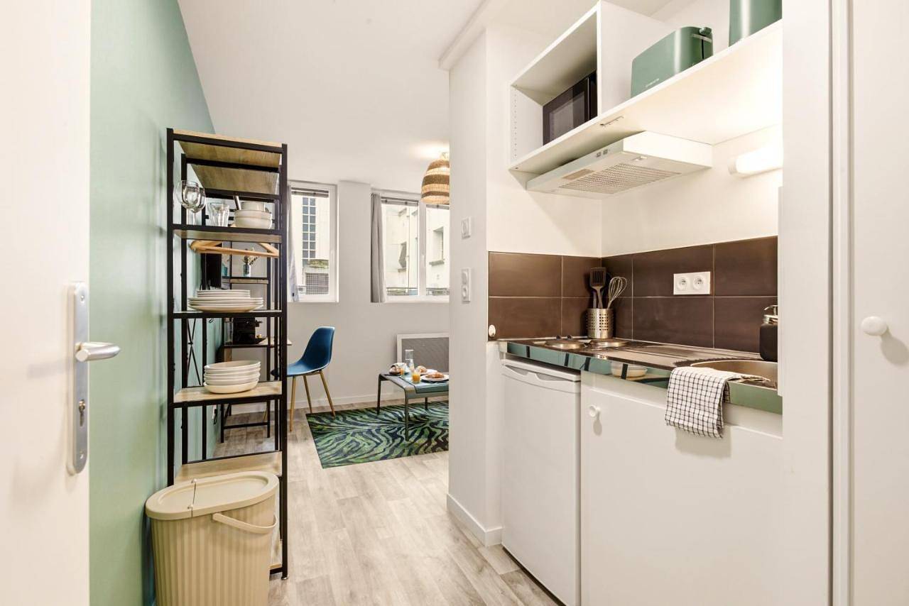 Appartement entier, Studio L'Émeraude - F1 lumineux, hypercentre - Caen in Caen, Région de Caen