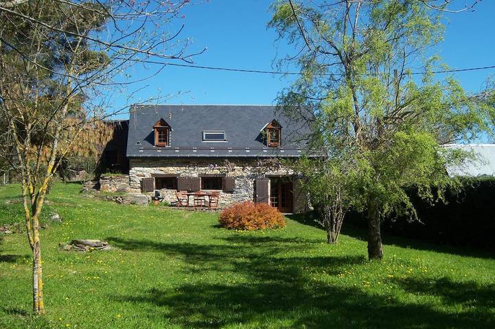 Location de vacances pour 10 personnes, avec Terrasse et Jardin à Gouaux-de-Luchon