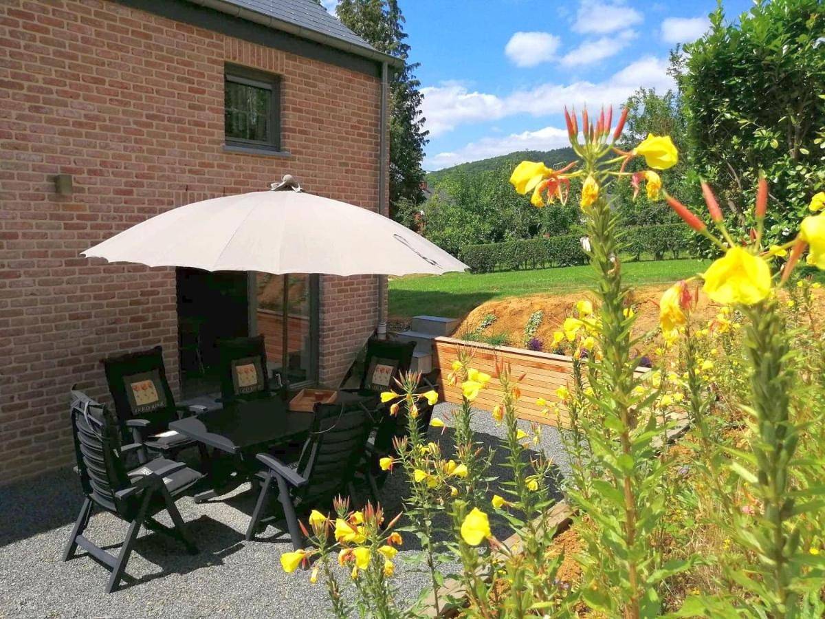 Maison et vélos à Godinne dans la Vallée de la Meuse in Godinne, Yvoir