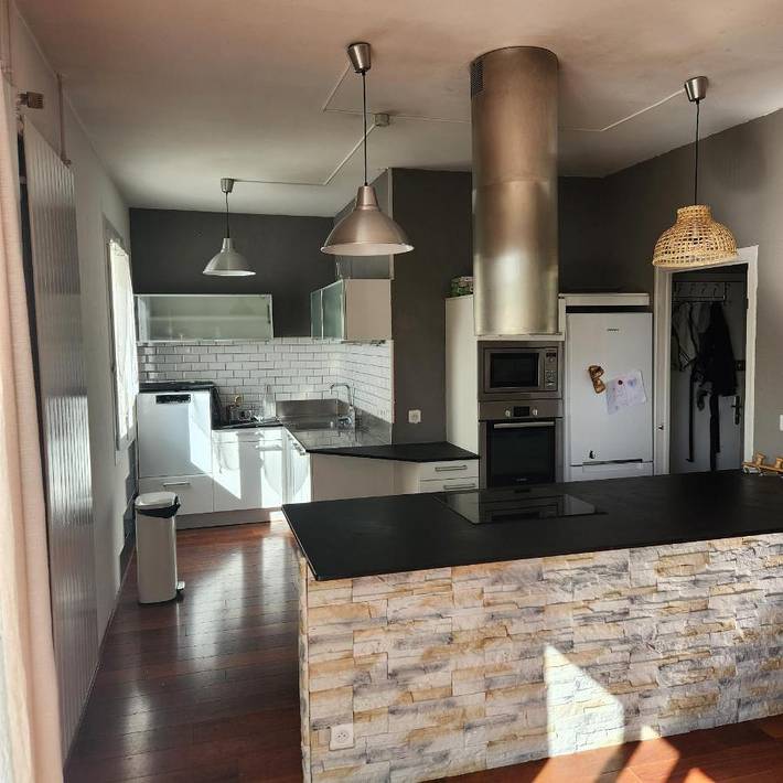 Gîte pour 17 personnes, avec jacuzzi ainsi que balcon et sauna à Pau - 3