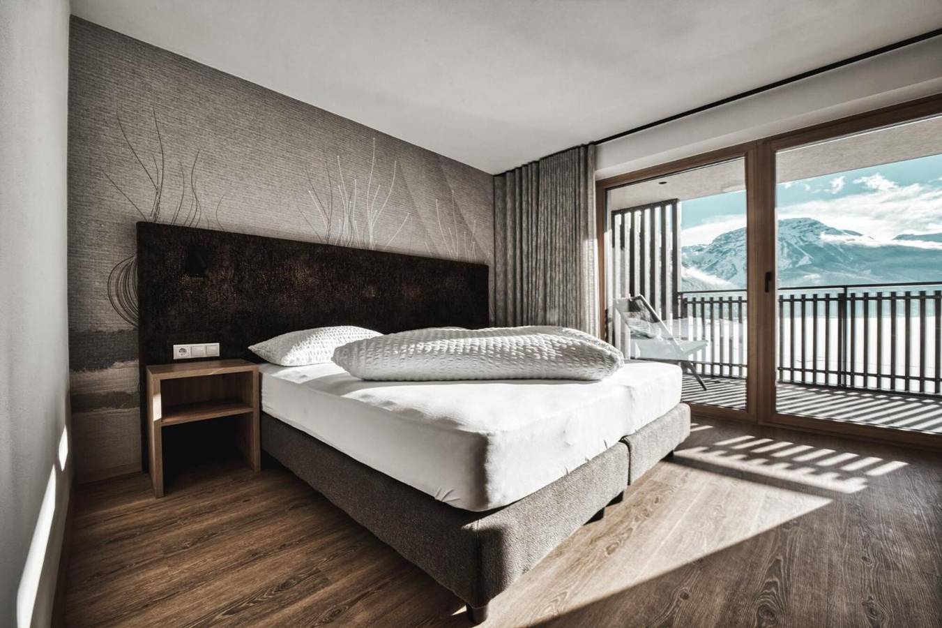 Ganze Wohnung, Residence Froy Wohnung 7 – Seeblick, Whirlpool & Frühstück inklusive in Reschensee, Graun