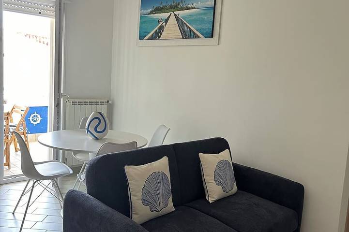 Ganze Wohnung, The Fisherman's Refuge - sleep & fly in Fiumicino, Rom Provinz
