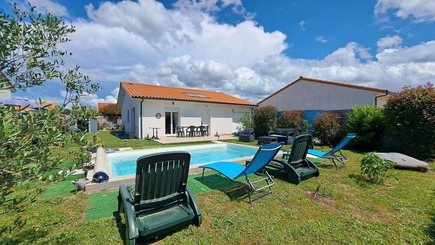 Location de vacances pour 5 personnes, avec jardin ainsi que piscine et terrasse à Linxe - 2