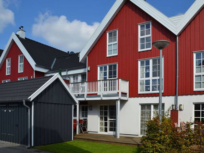 Ferienhaus für 8 Personen, mit Balkon und Sauna sowie Garten in Greetsiel