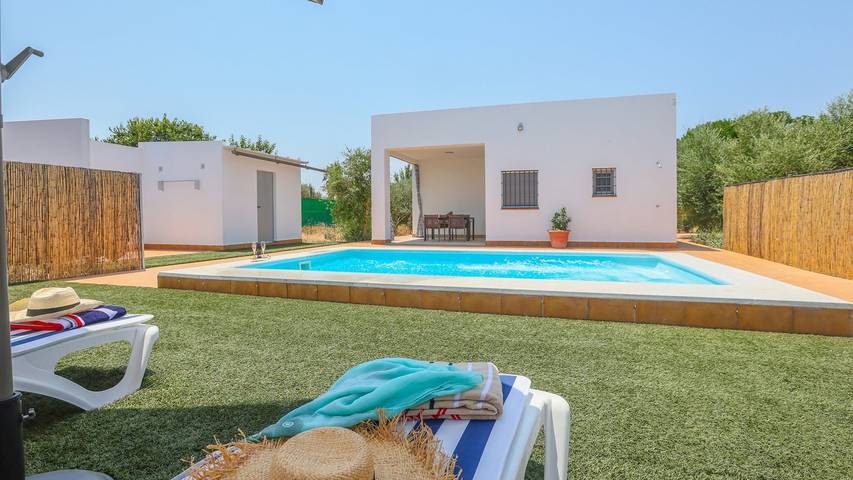 Chalet para 4 personas, con Balcón/Terraza y Piscina en Marchena