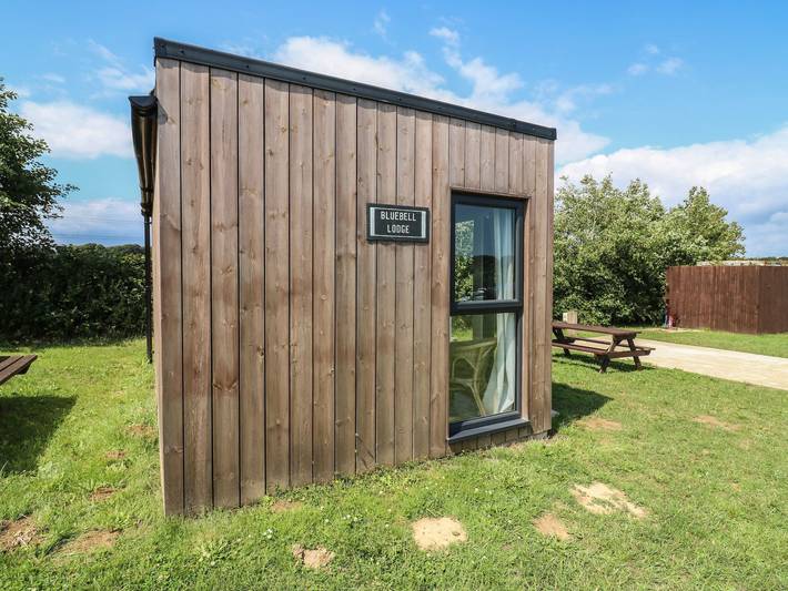 Hut for 2 people, with garden, with pets in England