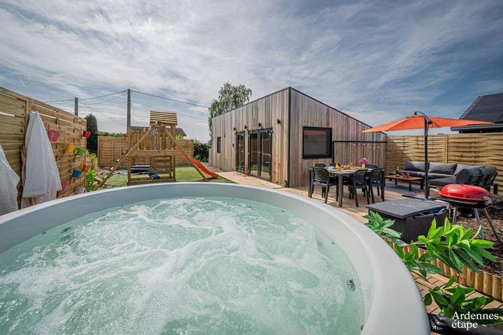 Location de vacances pour 6 personnes, avec piscine ainsi que jardin et jacuzzi dans Bellevaux-Ligneuville