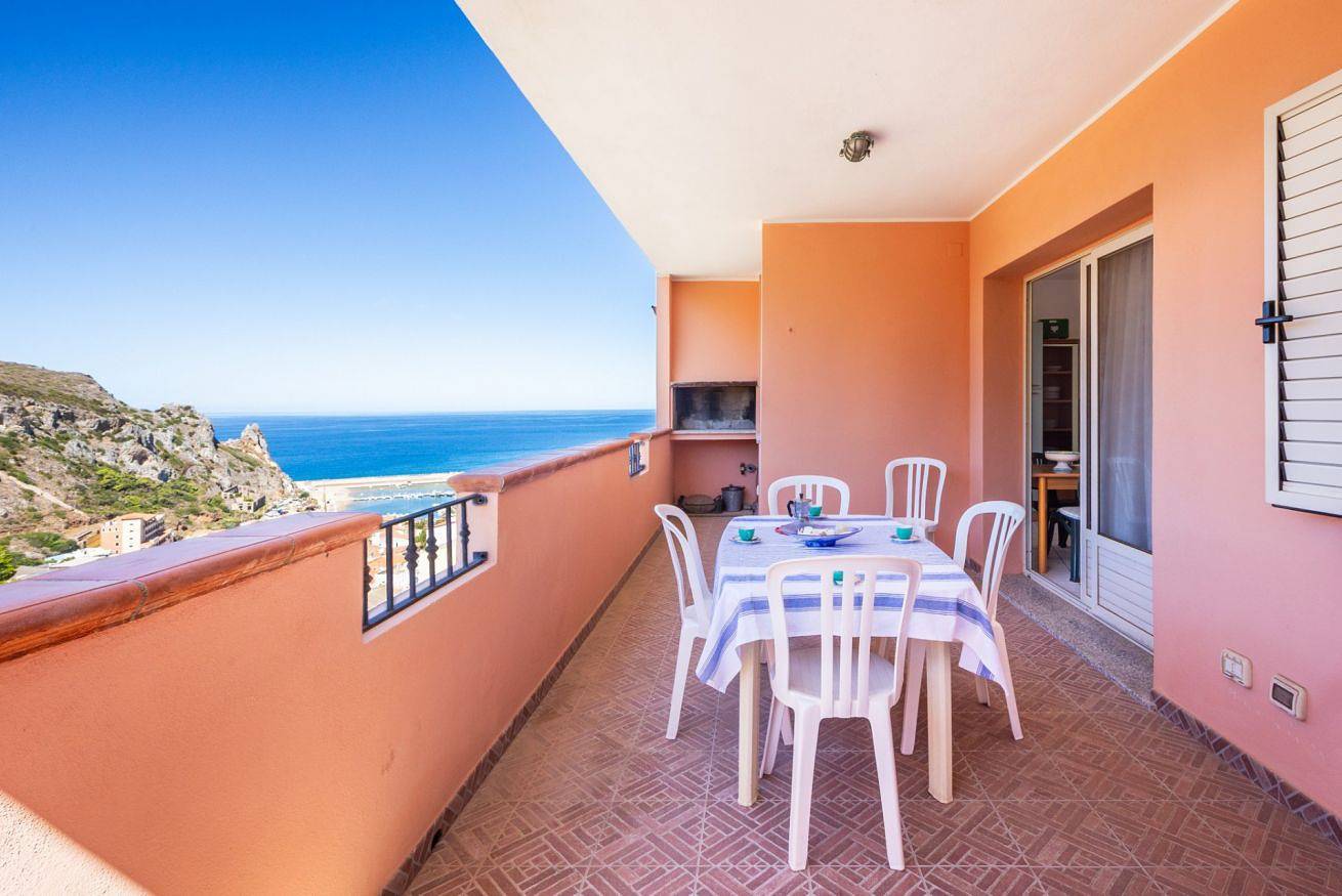 Ganze Wohnung, Guesthost - Cozy Flat with Terrace by the Sea in Buggerru, Costa Verde (Sardinien)
