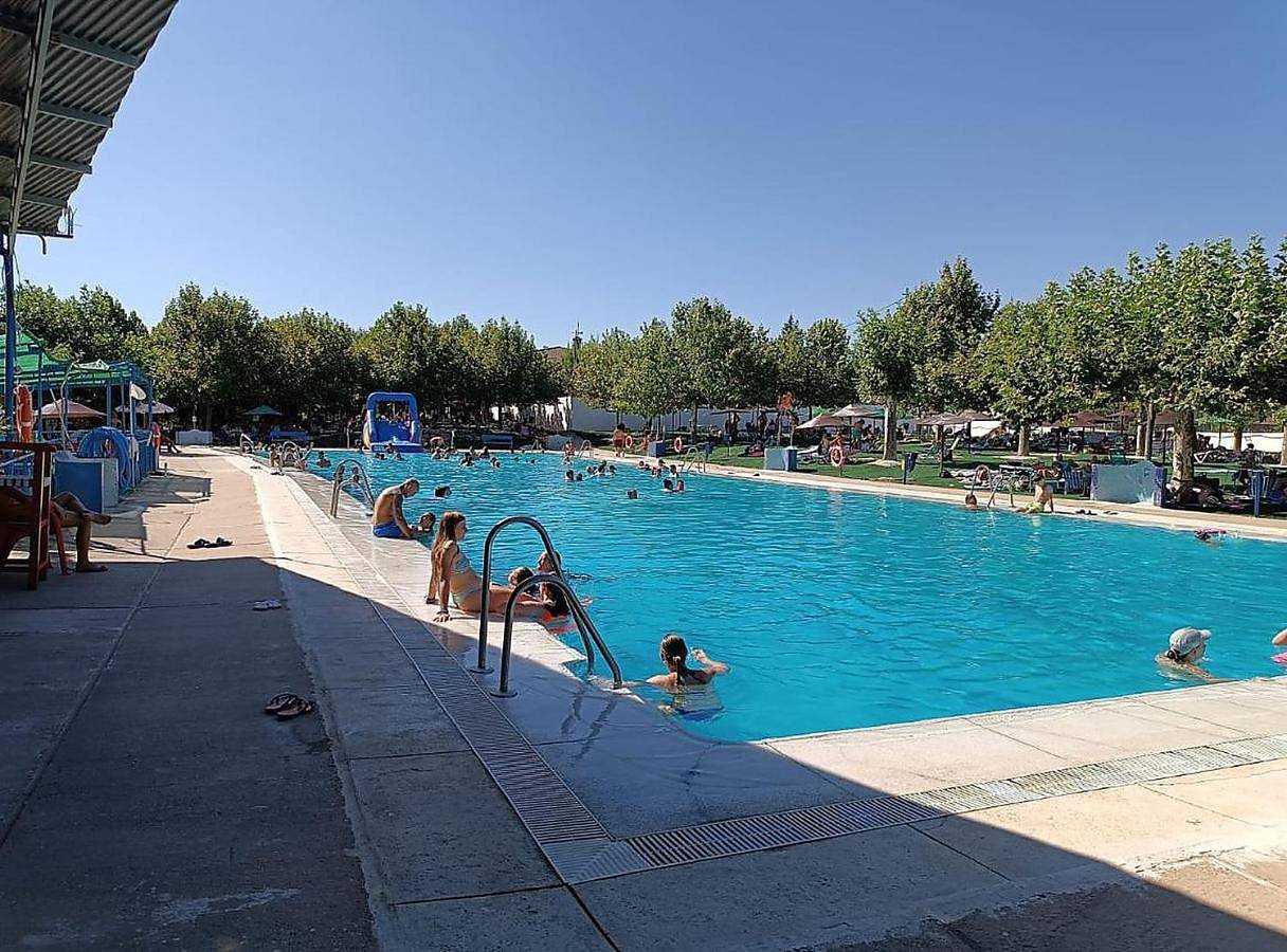 Las Cabañas Del Lago más pase piscina las 2 columnas Del 1 junio 2026 al 30 agosto 2026 in Las Jaras, Cordoba