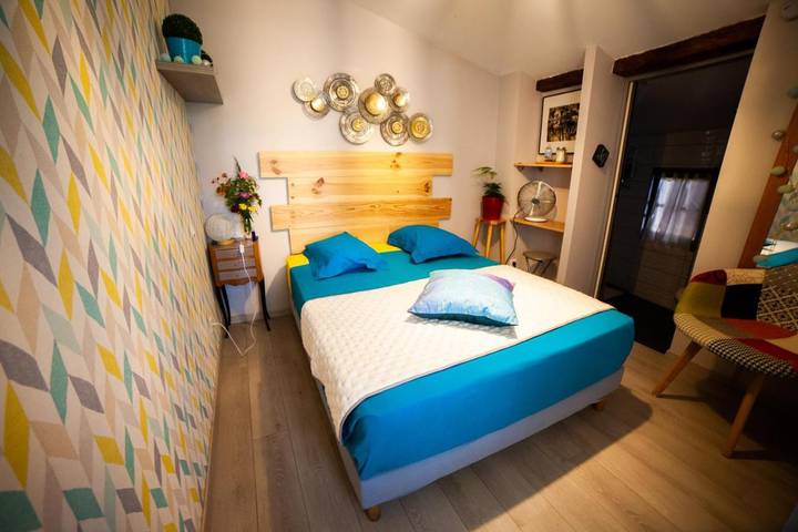 Gîte pour 2 personnes, avec vue et jardin à Saint-Élix-le-Château - 2