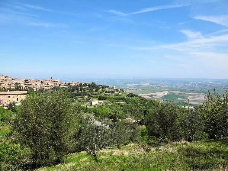 6 personas in San Giovanni d'Asso, Montalcino