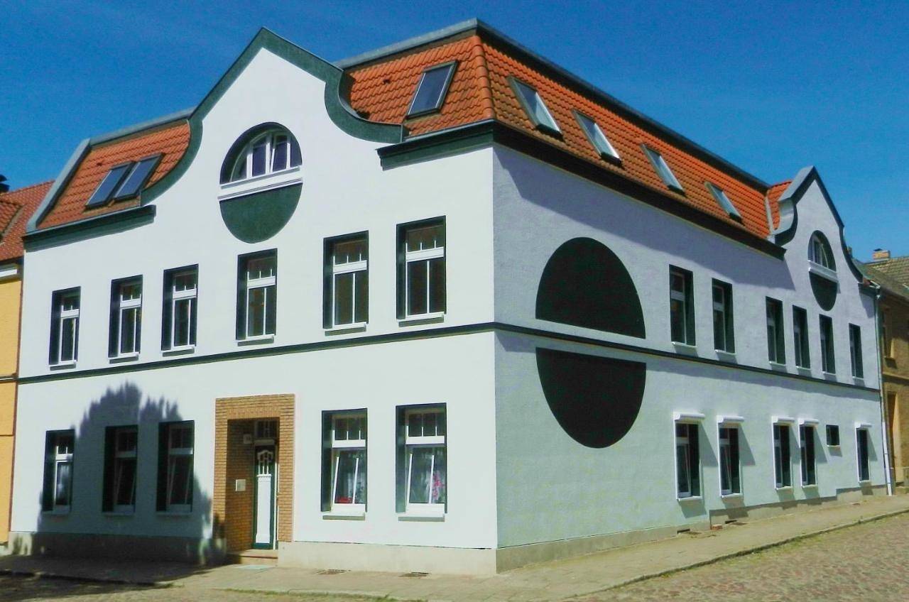 Ganze Wohnung, Haus am Eichenwall, Fewo1, Residenz + Ferienwohnungen in Friedland (Mecklenburg-Vorpommern), Mecklenburg-Strelitz