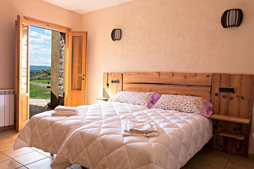 Casa de Baronia - Luxurious, private villa with lovely pool in Oliola, Noguera