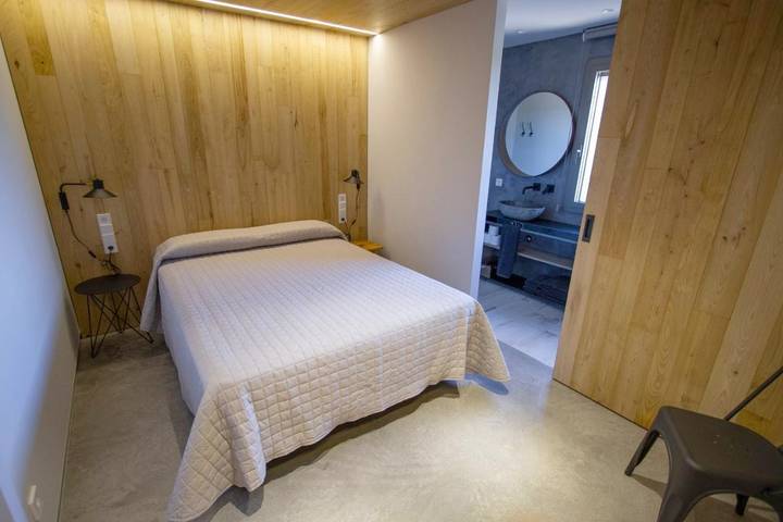 Casa rural para 15 personas, con Jacuzzi y Terraza además de Jardín y Piscina en Capolat - 4
