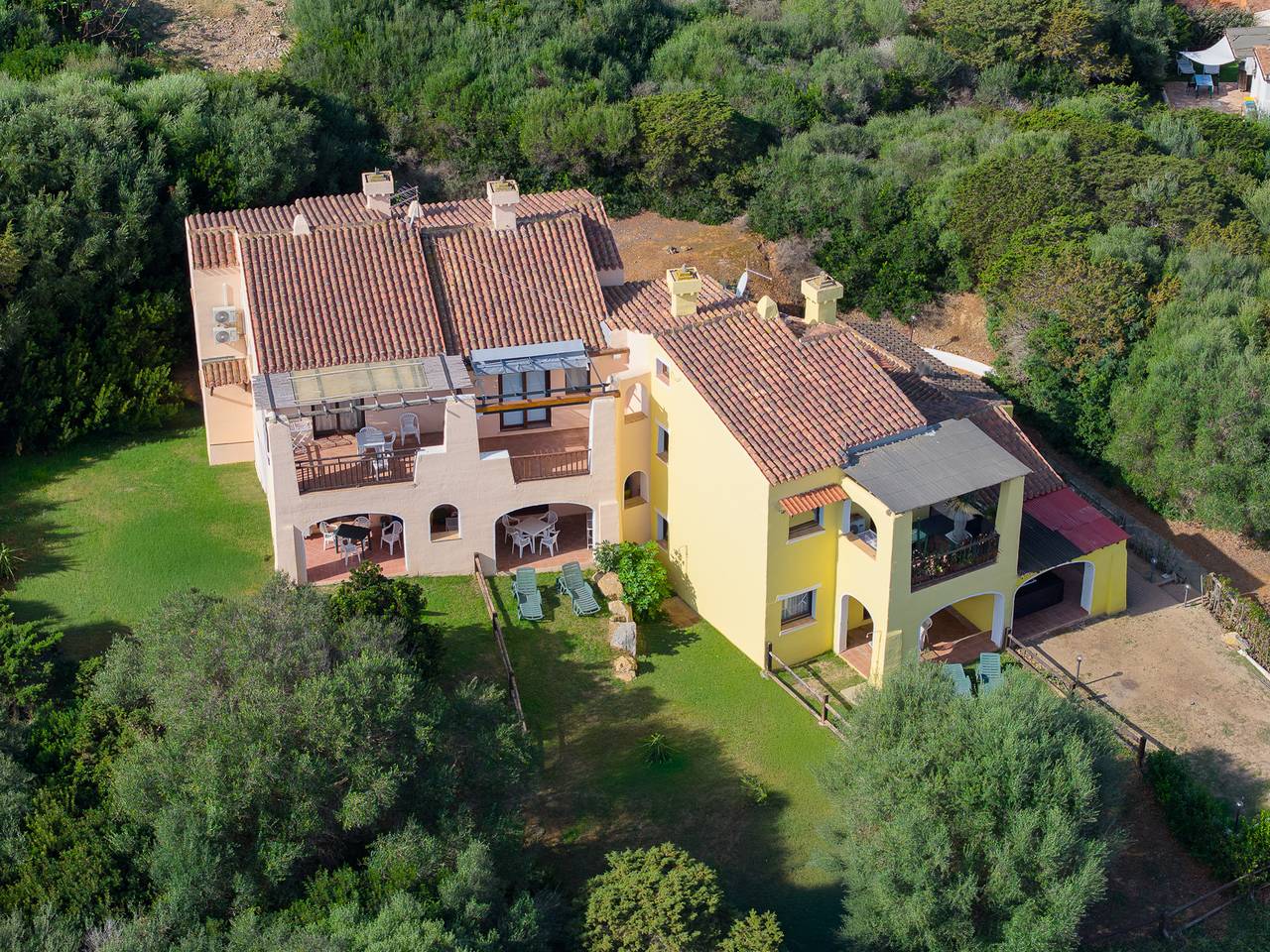 Apartamento entero, Amplio piso con piscina in Sassari, Provincia de Sassari
