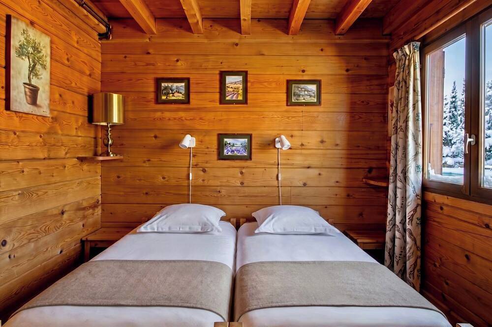 Casa-Forêt Blanche, splendide chalet in Station de Risoul, Risoul