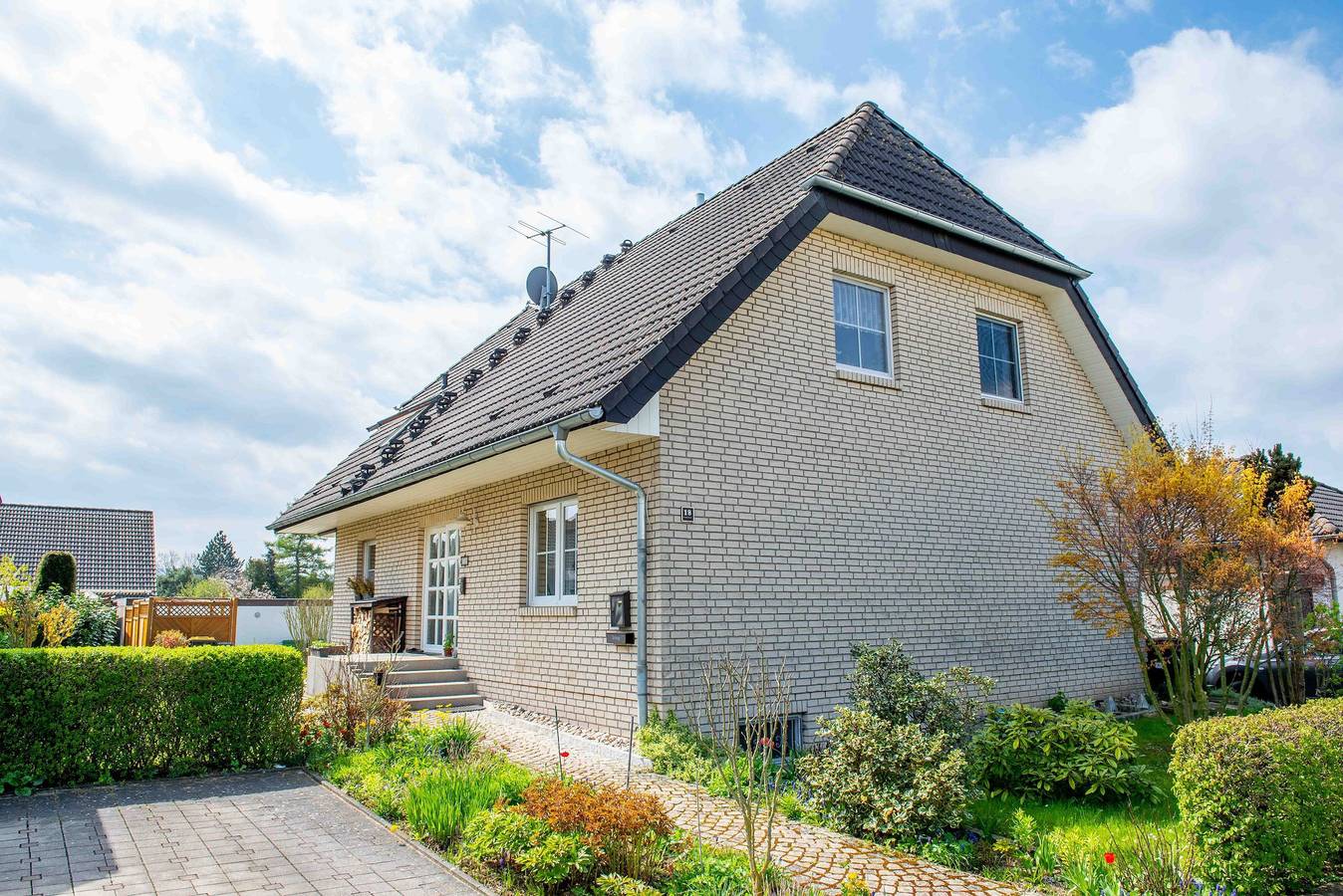 Ganze Ferienwohnung, Ferienwohnung Hörselbergblick - Fw (68qm mit Wohnzimmer, Küche, Bad/Wc, 2 Schlafzimmer mit Doppelbett für max. 4 Personen) in Wartburg, Eisenach