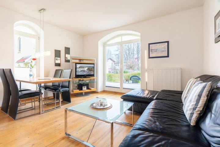 Ferienwohnung für 5 Personen, mit Terrasse und Garten in Kühlungsborn
