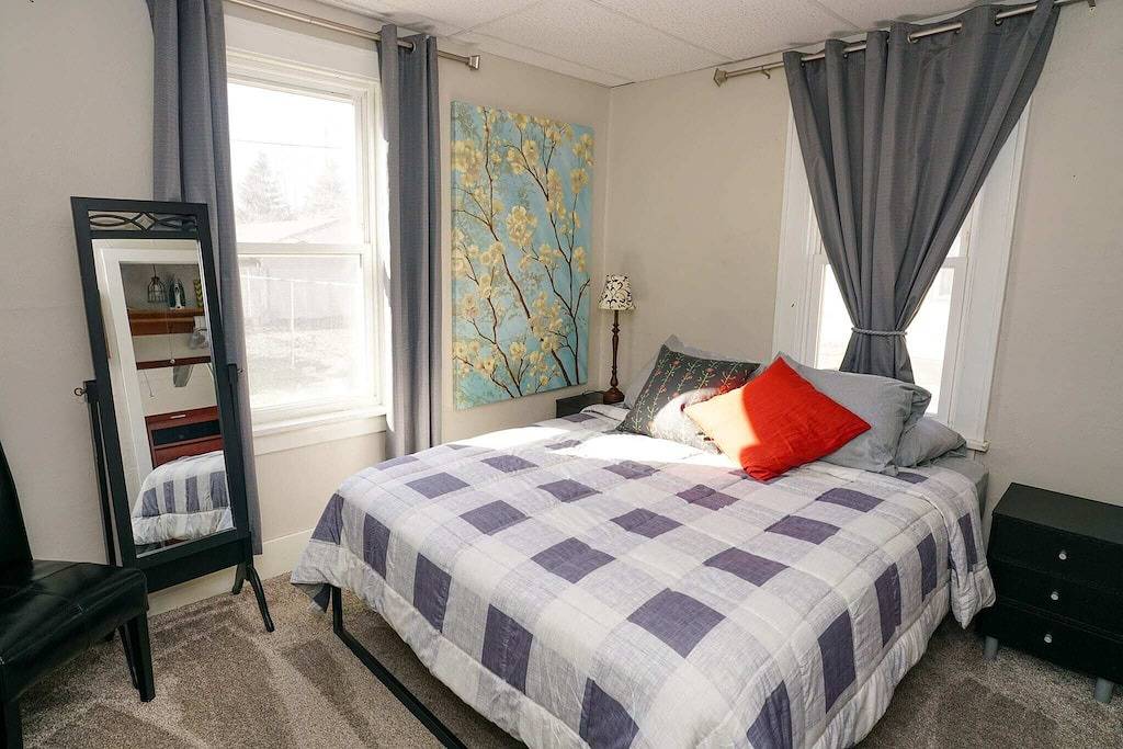 Downtown Fargo Gem: Full Home for Large Groups in Fargo, North Dakota