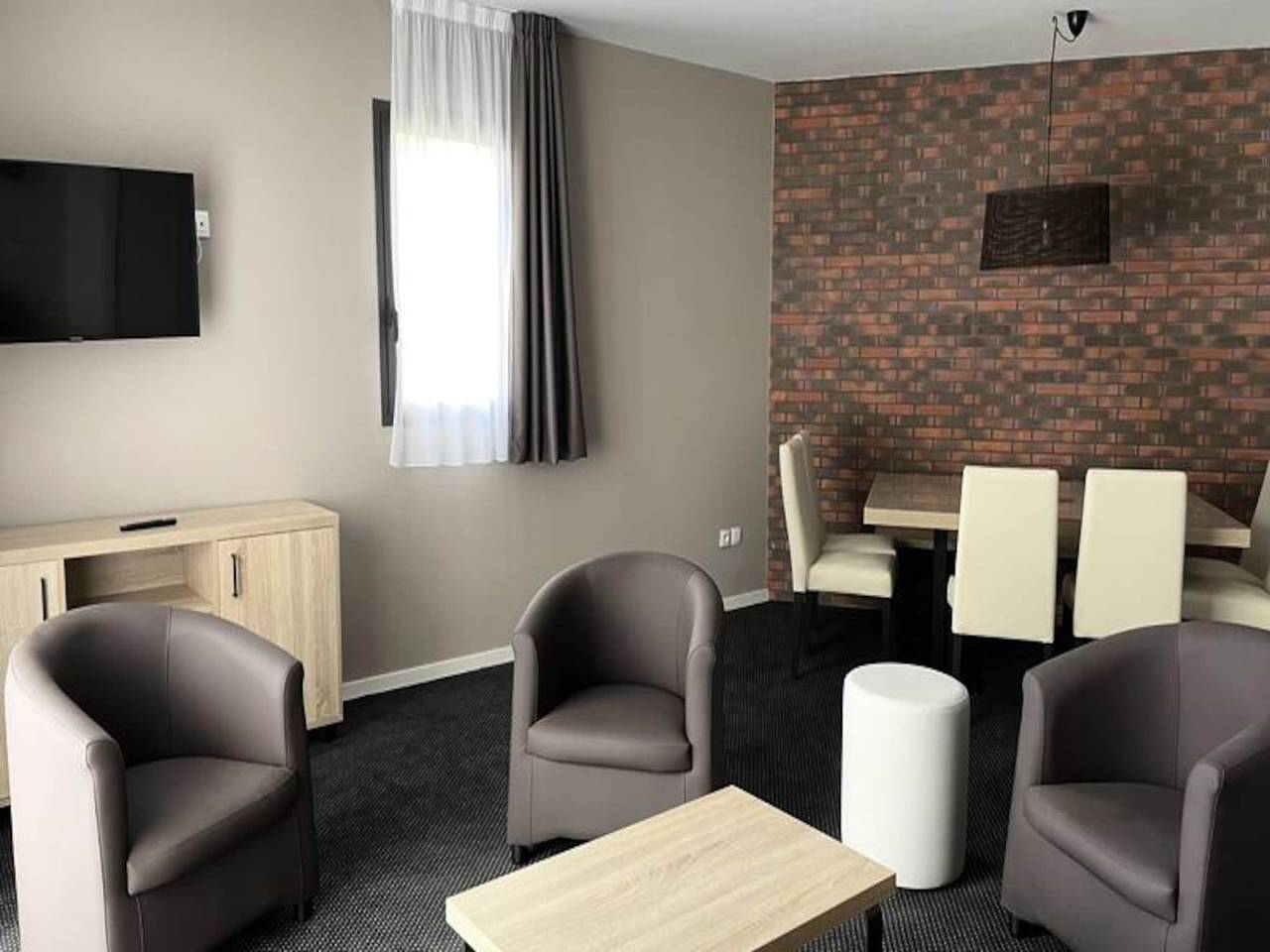 Entire apartment, Apartment near slopes with pool access in Gourette, Eaux-Bonnes