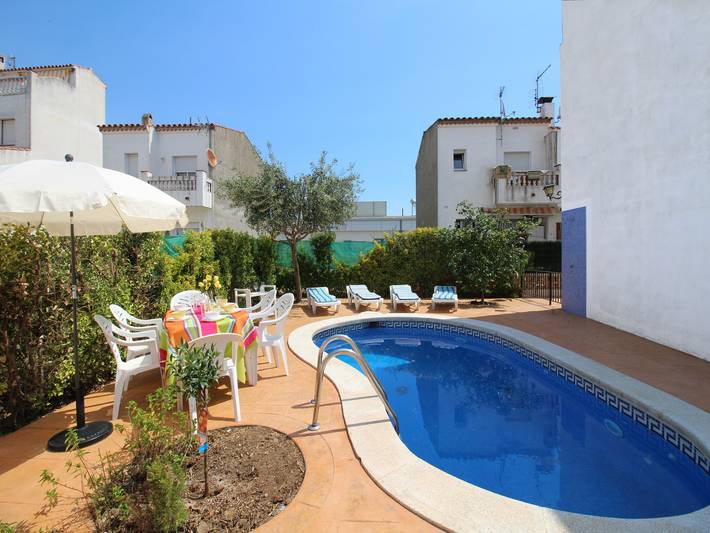 Casa rural para 6 personas, con Balcón y Terraza además de Piscina y Vistas al lago en Vilasacra