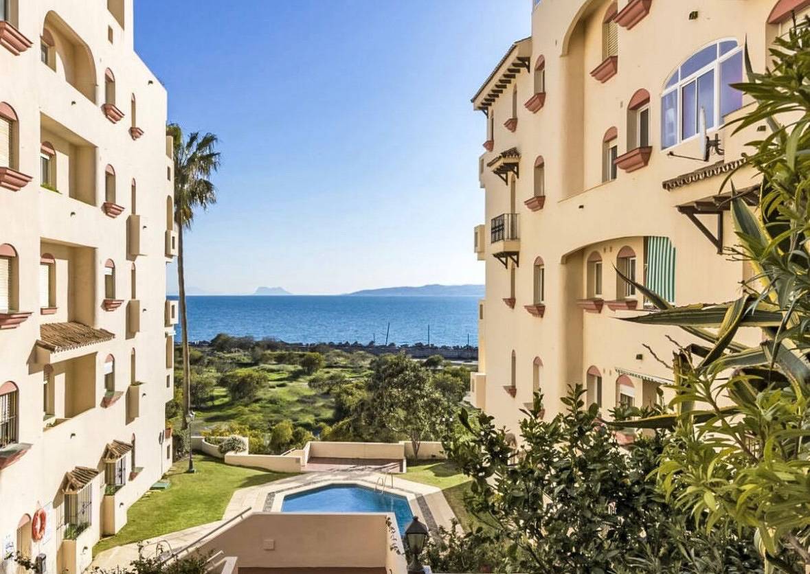 Appartement entier, Mb.B53 - Beachfront Penthouse with Sea Views in Puerto Deportivo de Estepona, Estepona