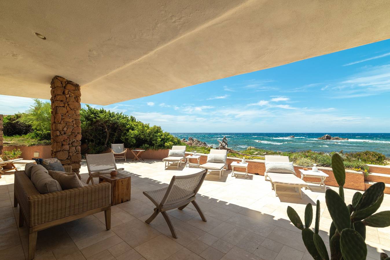 Villa 'Gabbiani' con vista mare, Wi-Fi e aria condizionata in Portobello, Gallura