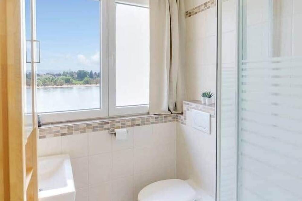 Ganze Wohnung, Schicke Wohnung mit atemberaubendem Rheinblick in Neuwied, Osteifel