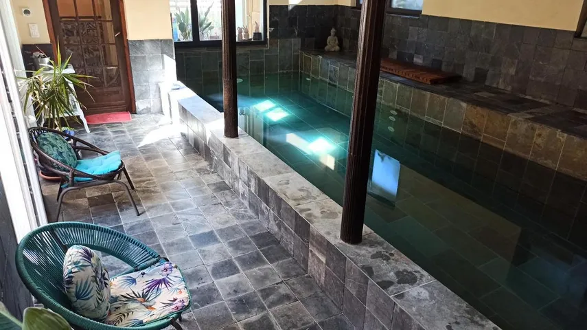 Bed and Breakfast für 2 Personen, mit Sauna und Whirlpool sowie Pool und Garten - 1