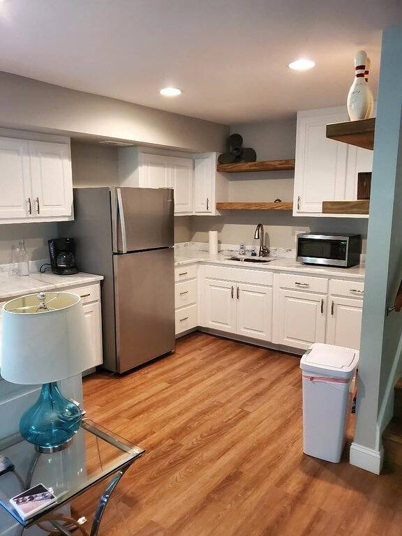 Main Blick auf den See, Strand und Dock am Lake Gaston in Lake Gaston