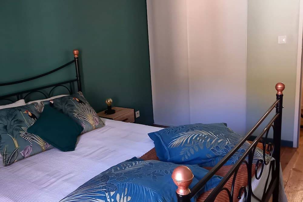 Gîte cosy avec jeux et terrasse à Auzon in Auzon, Parc Naturel Régional Livradois-Forez