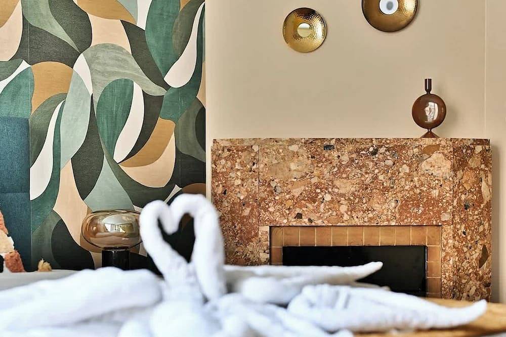 Entire apartment, Calm and light in the heart of Neuilly in Neuilly-sur-Seine, Hauts-de-Seine