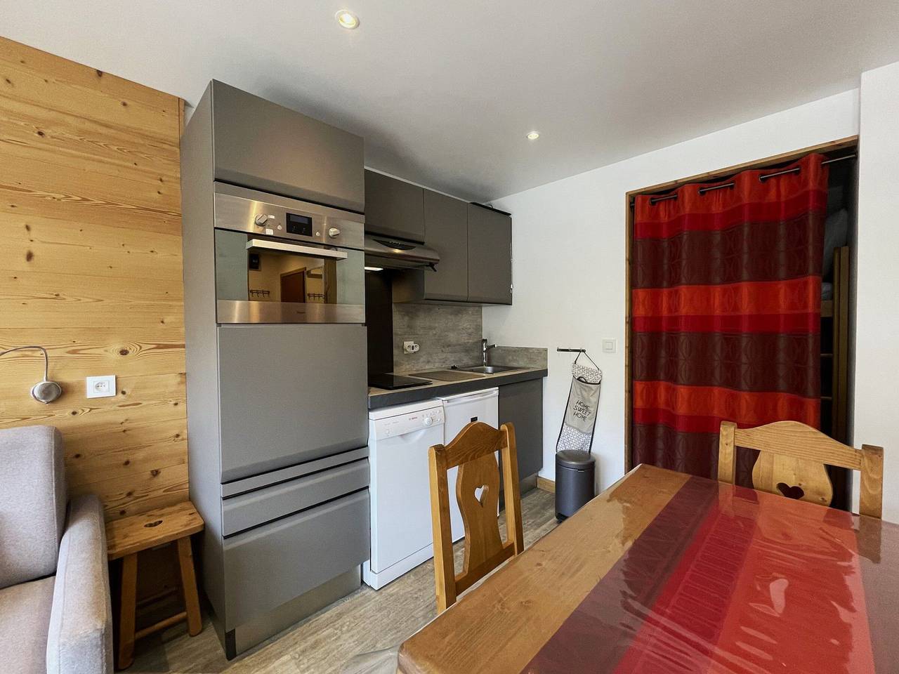 Ganzes Studio, Renoviertes Studio für 4, direkt an Pisten, La Croisette, Les Menuires in Les Menuires, Saint-Martin-de-Belleville