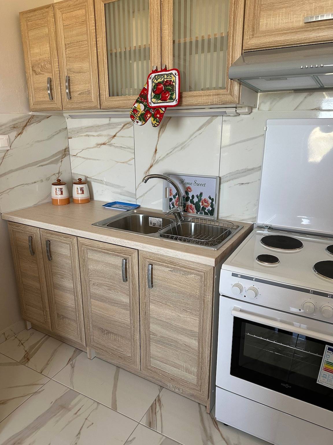 Ganze Wohnung, Pegasus Apartment mit Meerblick, 10 Min. zu Fuß zum Chiona, 2 Klimaanlagen, Wlan & Parkplatz in Vai Strand, Lasithi