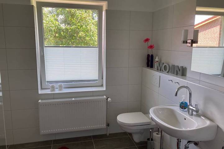 Mit kleinem Garten und Grill in Stadland, Wesermarsch