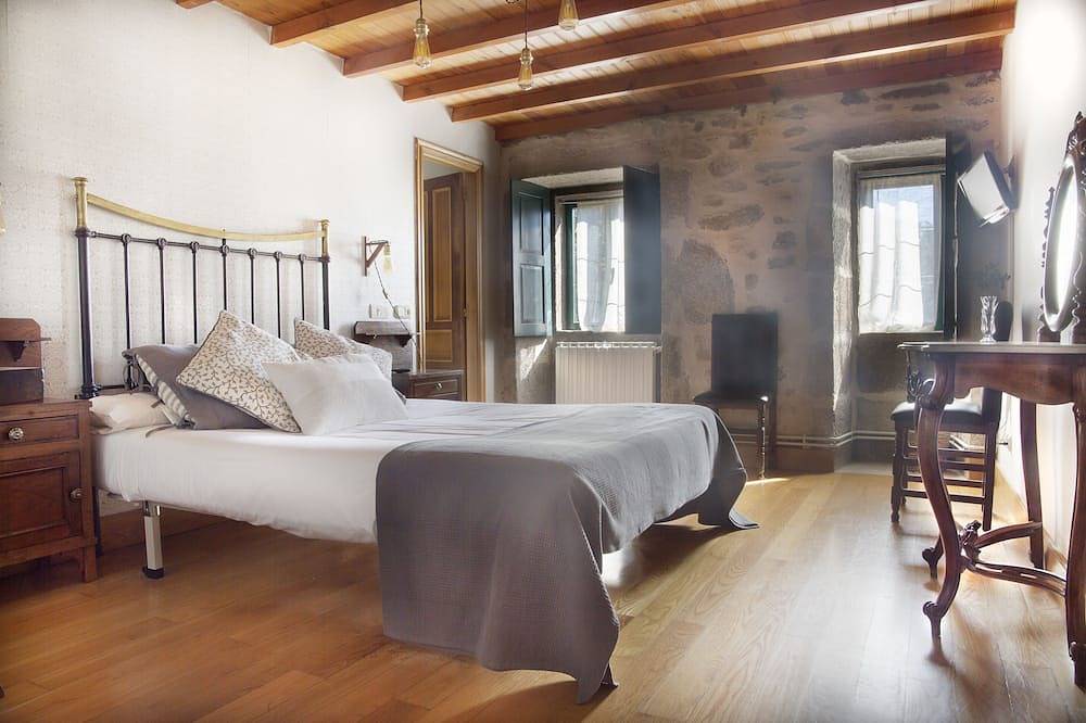 Large villa with pool near Santiago in Ames, La Coruña Provinz