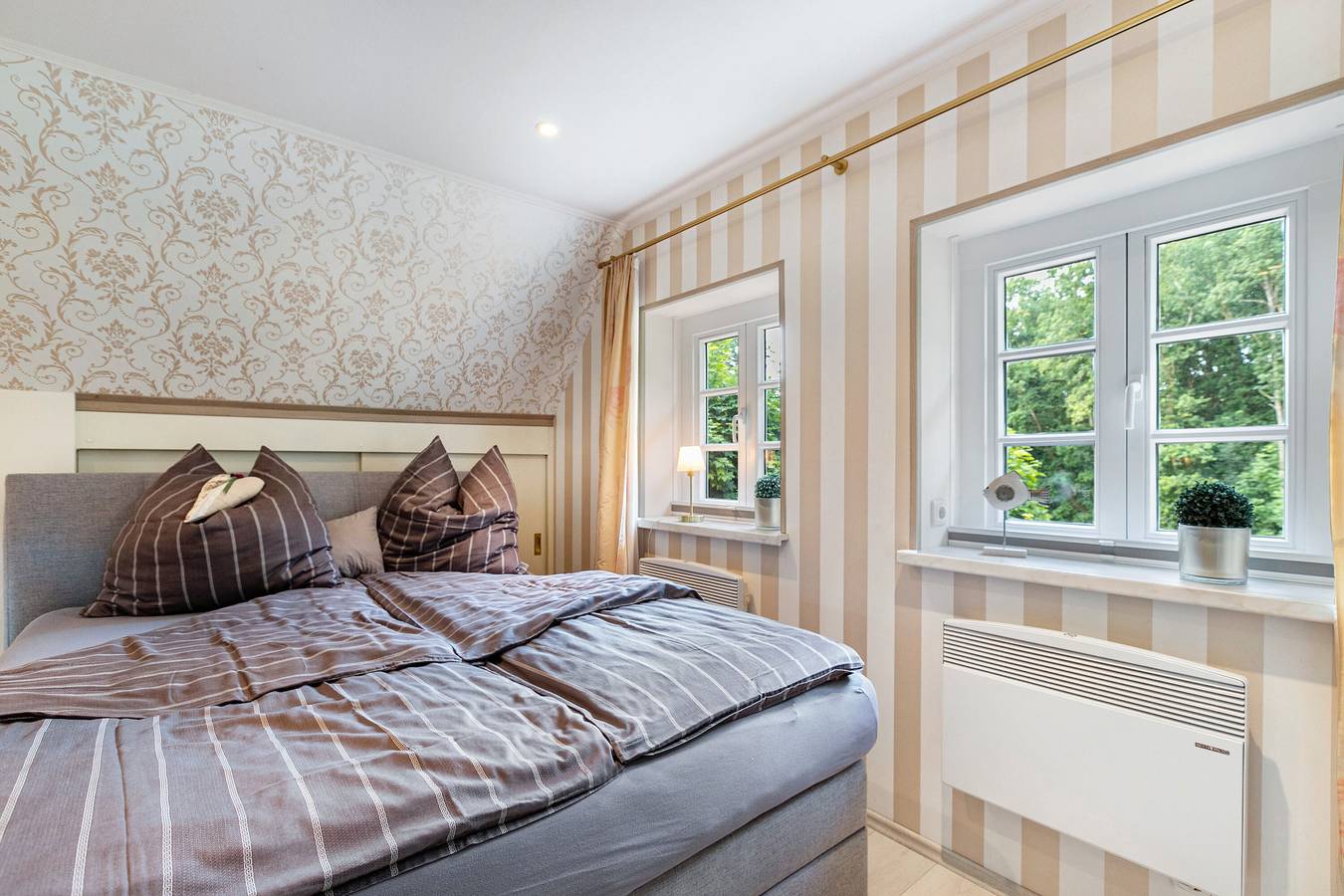 Ganzes Studio, Ferienwohnung 'My Little Rose Cottage' mit privater Terrasse, Garten und Wi-Fi in Dörpling, Eider-Treene-Sorge