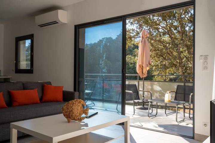 Gîte pour 6 personnes, avec terrasse dans Filitosa - 4