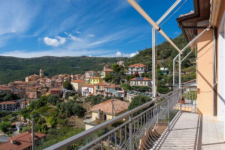 Ferienwohnung für 5 Personen, mit Balkon in Pietrabruna