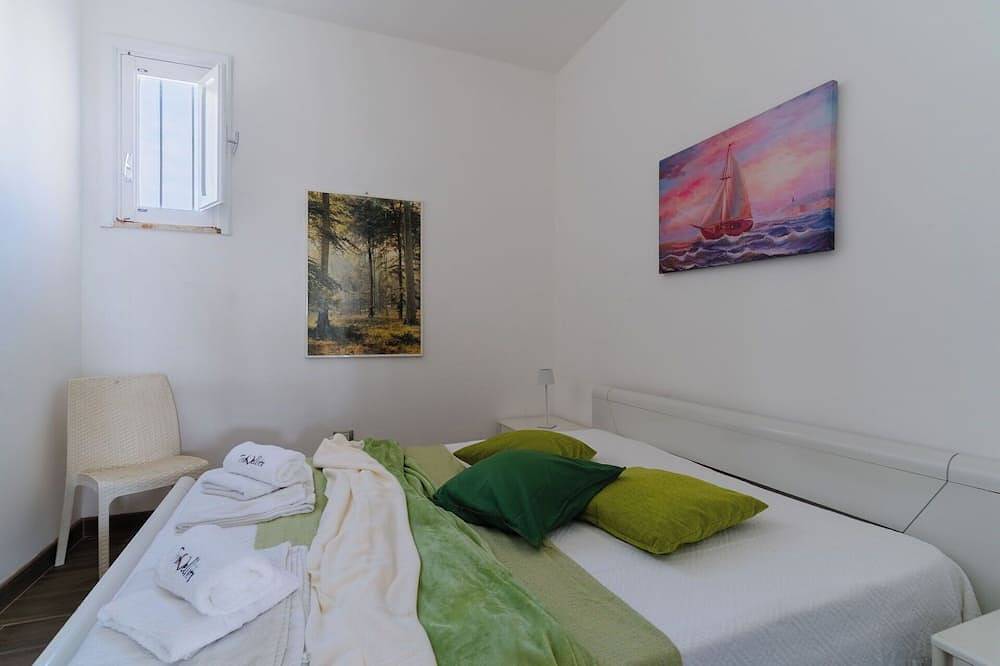 Stunning  villa with A/C, Wifi, hot tub, Tv, terrace and panoramic view, close to Otranto in Melendugno, Lecce Province