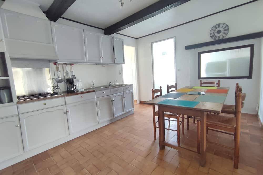 Maison Bretonne à la Pointe du Raz in Pointe du Raz, Plogoff