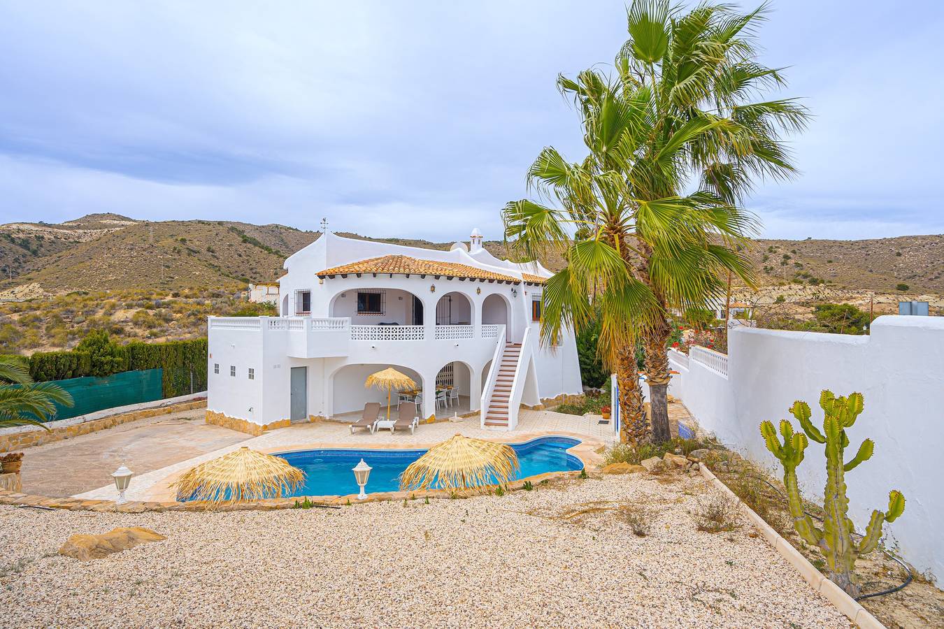 Casa de vacaciones 'Villa Mellizo' con piscina privada, Wi-Fi y aire acondicionado in Venta Lanuza, Campello